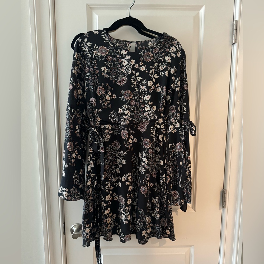 Thinking cooler weather… this is the perfect dress